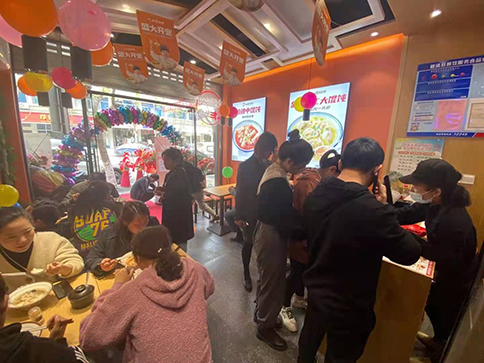 餛飩店開(kāi)在這些位置，賺翻了